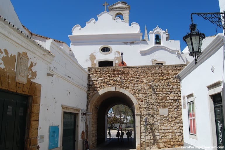 Gateway to the walled Old Town of Faro