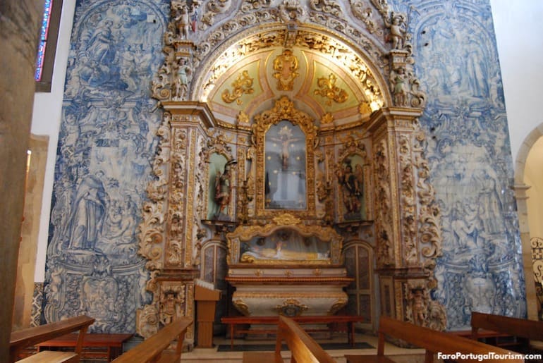 Rococo chapel in St. Peter's Church, Faro