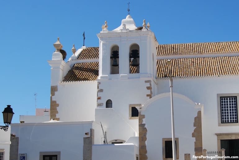 Exterior da Igreja de São Pedro, Faro