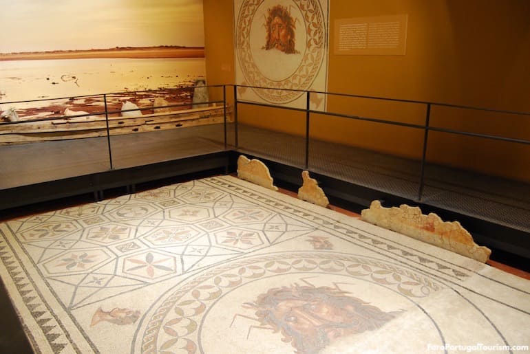 Mosaico romano no Museu Municipal de Faro, Algarve, Portugal