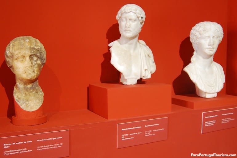 Bustos de emperadores romanos no Museu Municipal de Faro, Algarve, Portugal